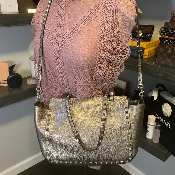 Valentino Garavani Rock Stud Tote 2 Way - Picture 5 of 15